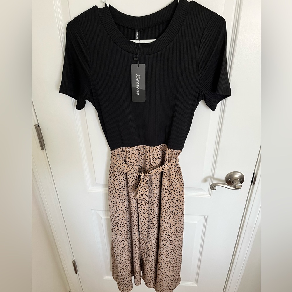 Black and leopard midi dress! Business casual, has pockets!